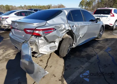 2018 Toyota Camry Se z USA, uszkodzony, nr VIN 4T1B11HK2JU524239